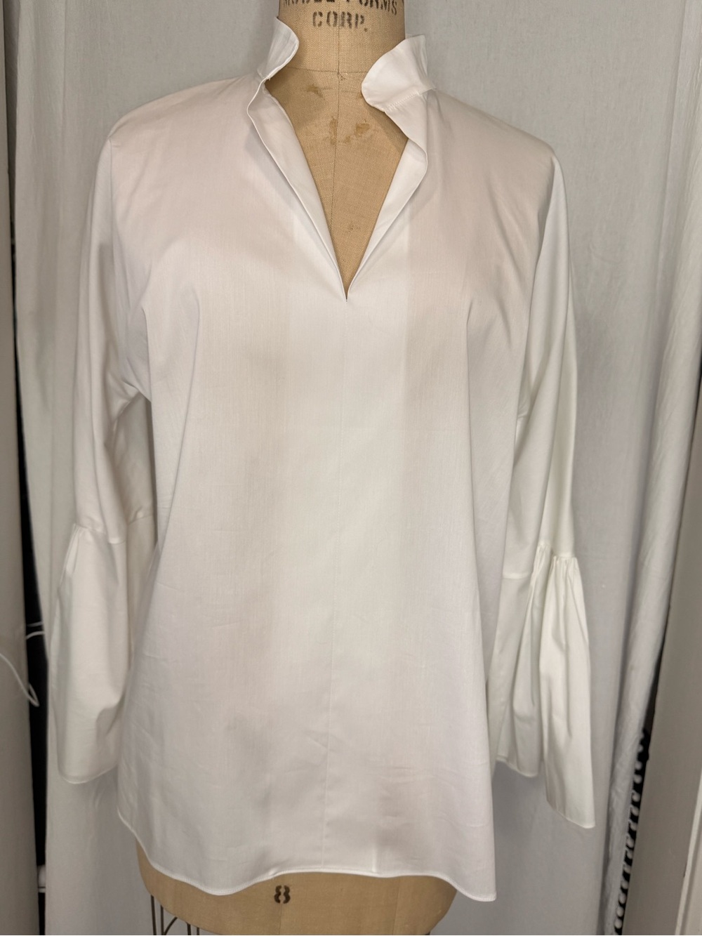 D. Exterior, Stand Collar, Fan sleeve shirt, sz L